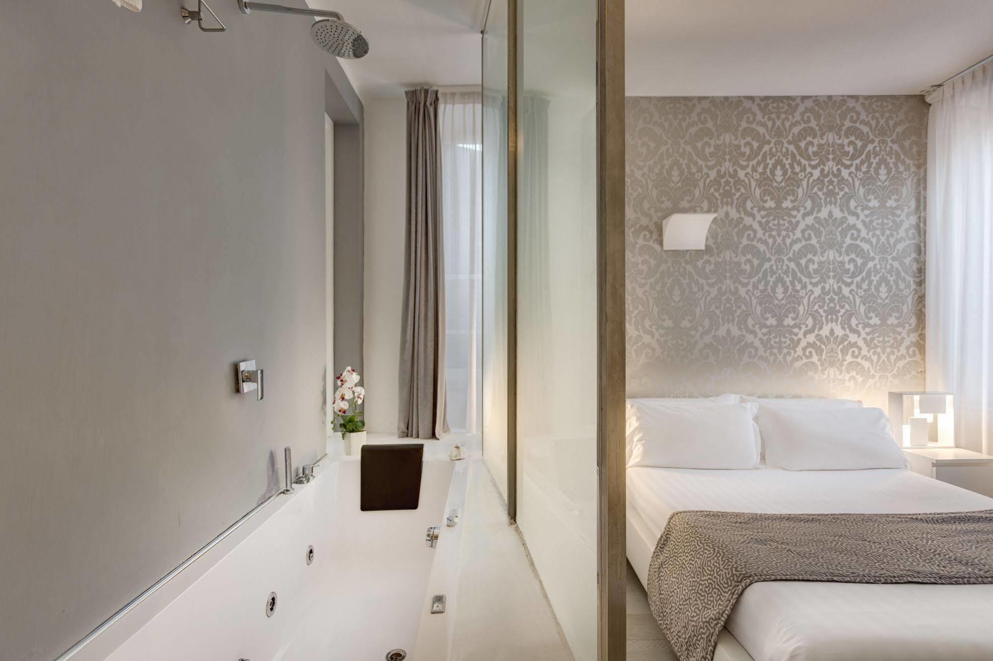 Piazza Di Spagna Suites Рим Экстерьер фото